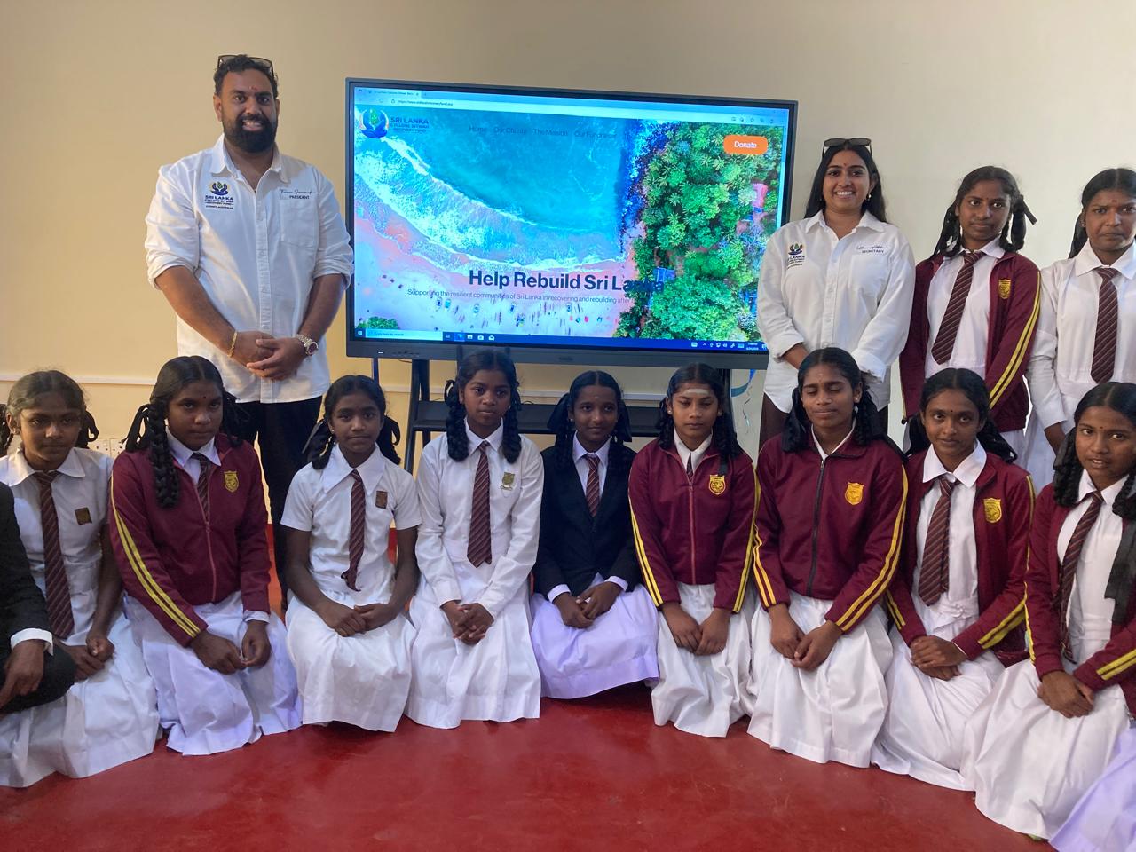 நானுஓயா எபட்ஸ்போட் பாடசாலைக்கு ஸ்மார்ட் வகுப்பறை கையளிப்பு