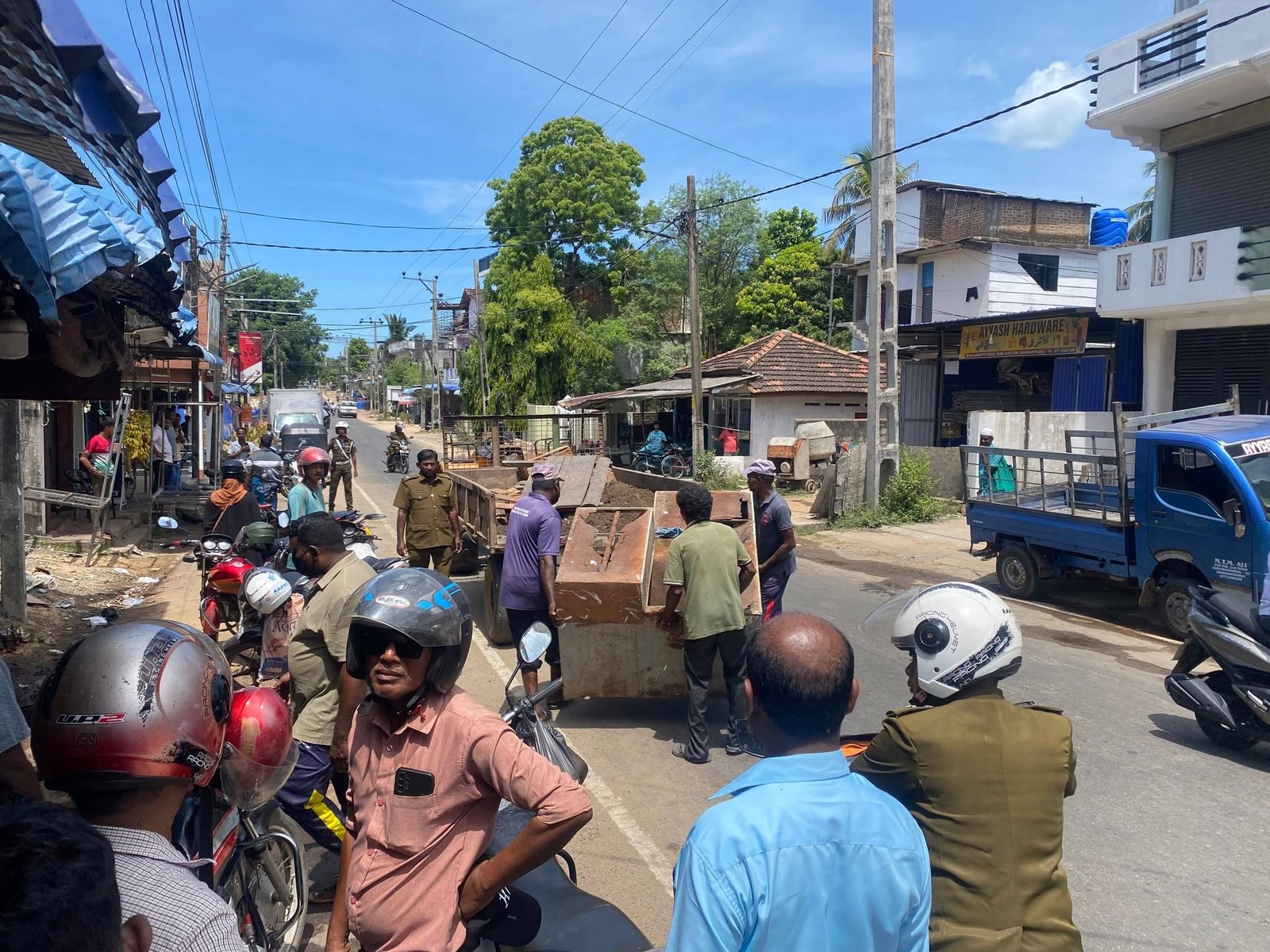 நடைபாதை வியாபாரிகளை அகற்றும் நடவடிக்கை