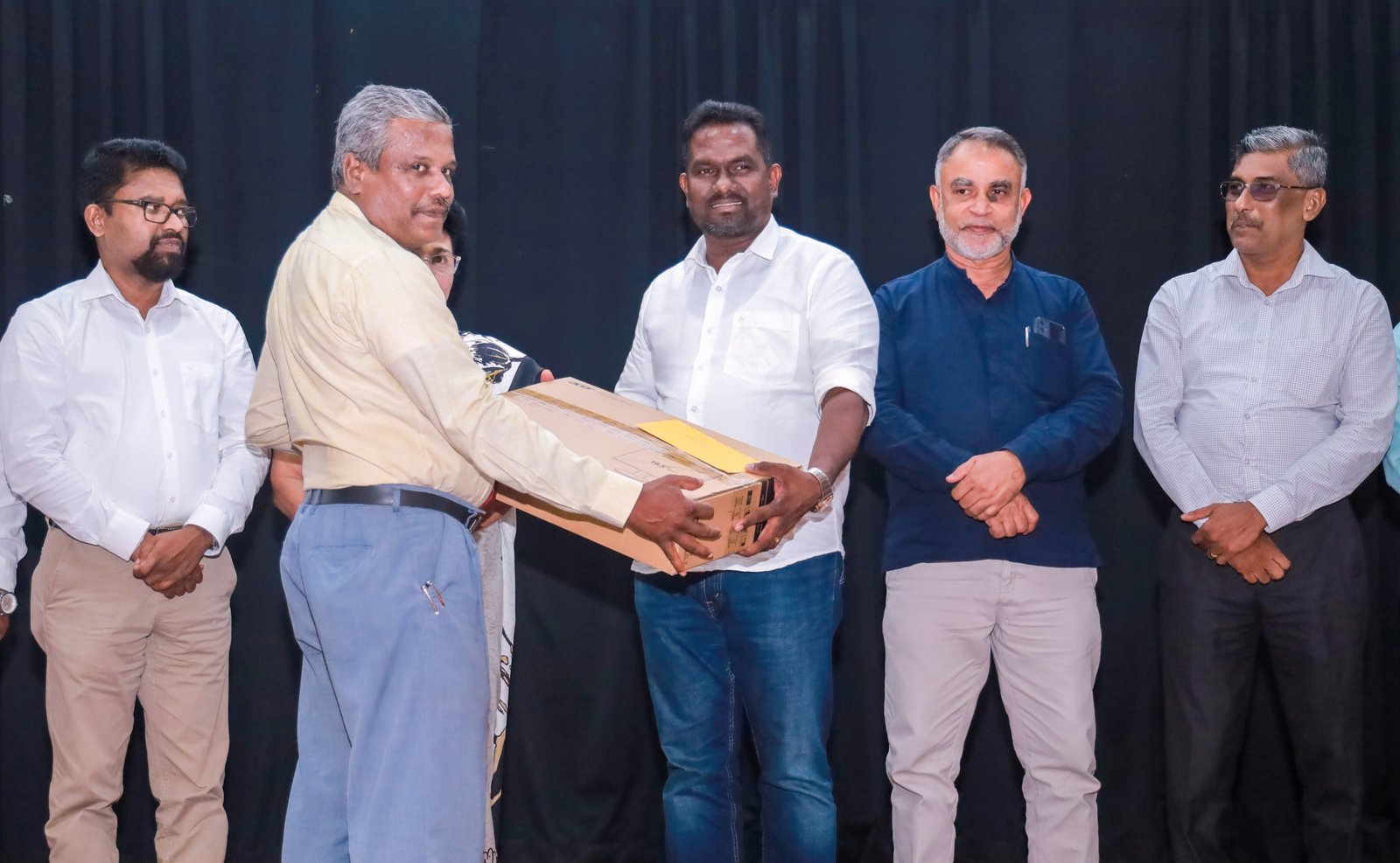 இரத்தினபுரி தமிழ் பாடசாலைகளுக்கு தகவல் தொழில்நுட்ப உபகரணங்கள் வழங்கி வைப்பு