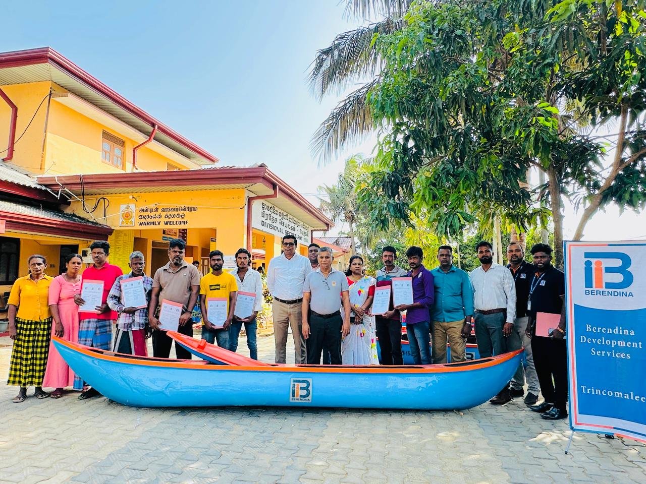 பெரெண்டினா அபிவிருத்தி சேவைகள் நிறுவனத்தினால் மீனவக் குடும்பங்களுக்கு வாழ்வாதார உதவிகள் வழங்கிவைப்பு