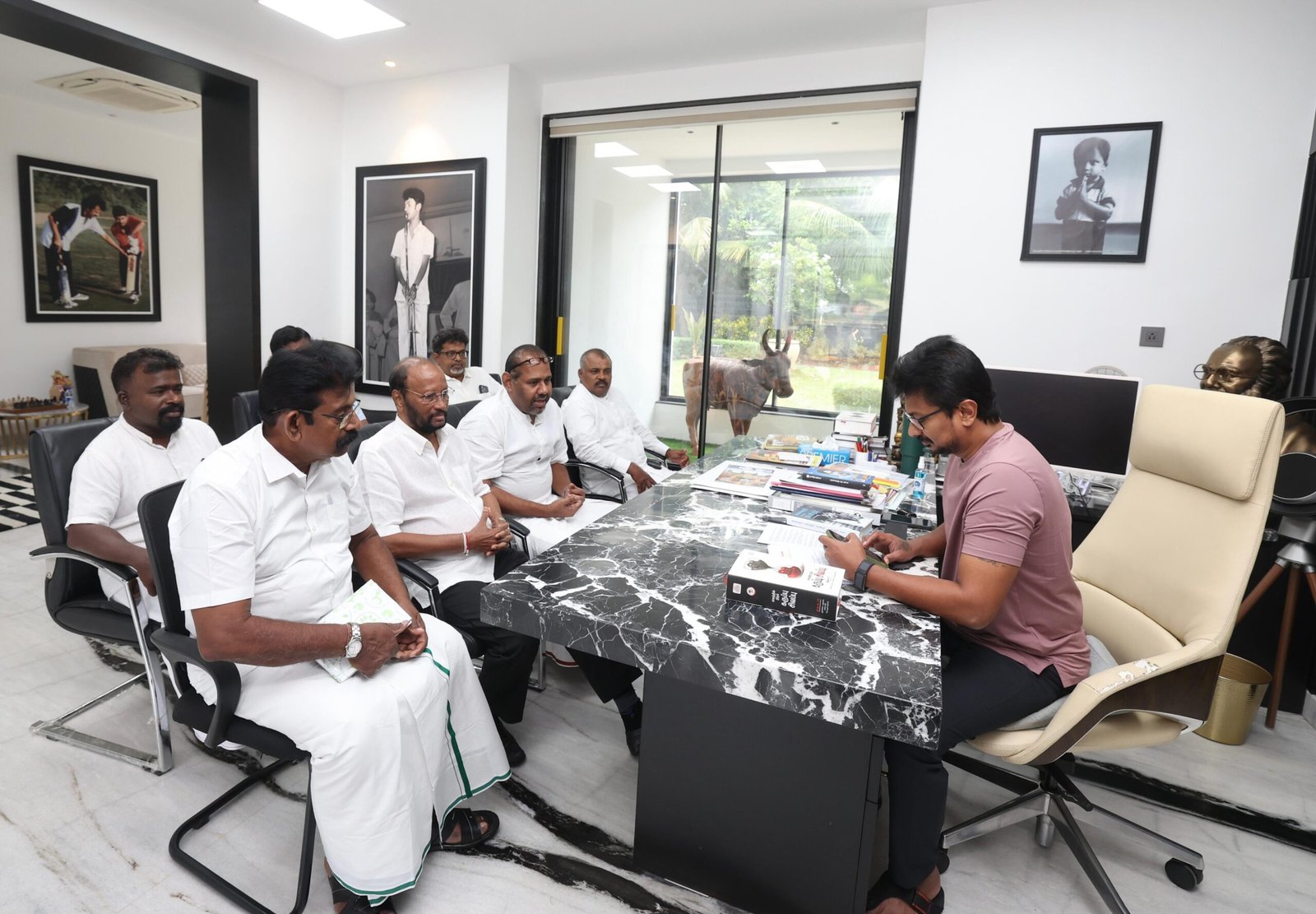 தமிழகத்தின் எதிர்க்கட்சித் தலைவருக்கும் தமிழ் தேசிய பேரவையினருக்குமிடையே சந்திப்பு