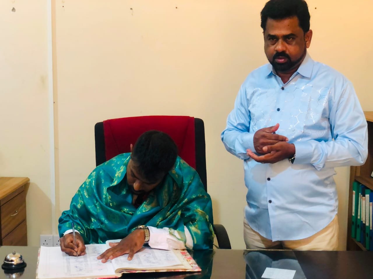 குச்சவெளி பிரதேச சபையின் புதிய செயலாளர் கடமைகளை பொறுப்பேற்பு