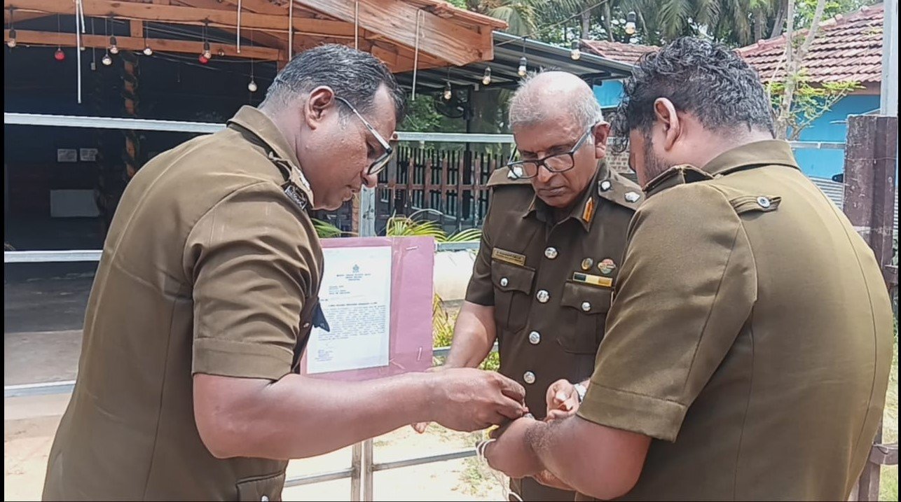 மட்டு.களுவாஞ்சிக்குடியில் சுகாதார சீர்கேட்டுடன் இயங்கிய உணவகத்திற்கு தற்காலிகமாக பூட்டு!