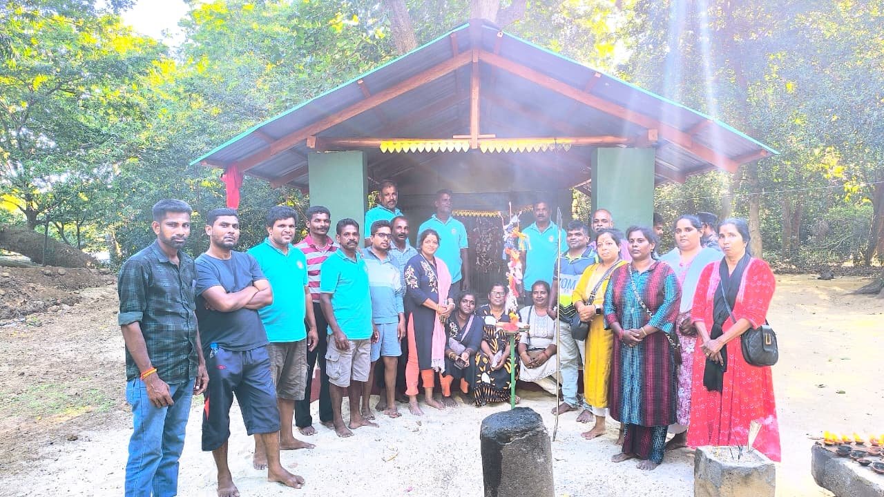உகந்தமலை ஶ்ரீ முருகன் ஆலயத்தை மையமாகக் கொண்டு காரைதீவு பிரதேச சபையின் சிரமதானம்