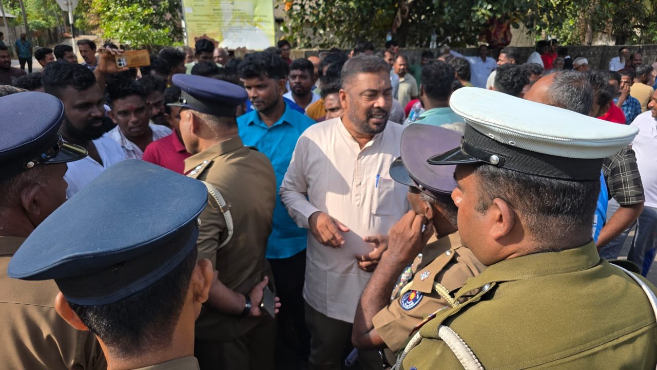 கிண்ணியா-சின்னத் தோட்ட மக்களின் இந்து மயானப் பிரச்சினைக்கு தீர்வு கோரி போராட்டம்