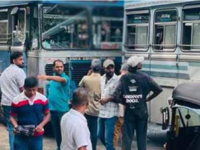 யணிகளின் உயிரைப் பணயம் வைத்து பந்தயத்தில் ஈடுபட்ட ஓட்டுநர்கள்!