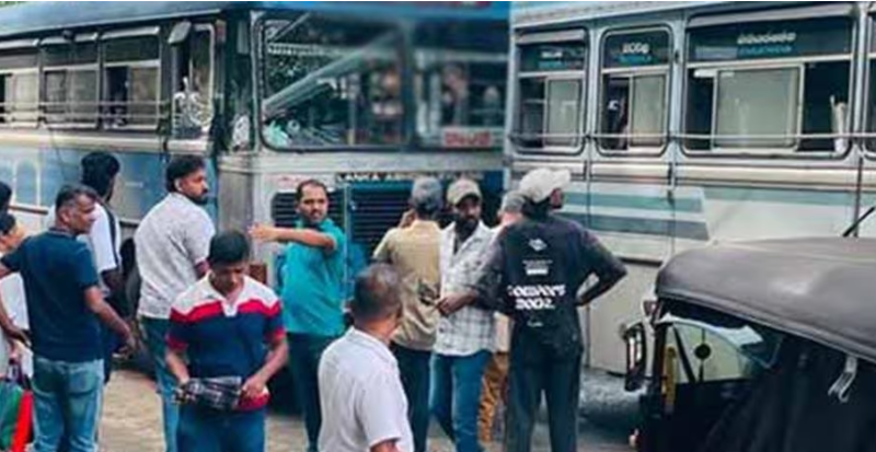 யணிகளின் உயிரைப் பணயம் வைத்து பந்தயத்தில் ஈடுபட்ட ஓட்டுநர்கள்!