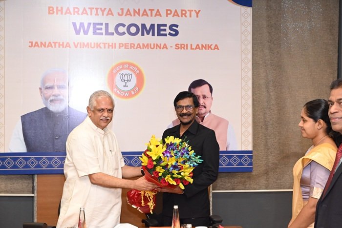 பா.ஜ.க தலைவர்களுடன் டில்வின் சில்வா தலைமையிலான ஜே.வி.பி குழு சந்திப்பு