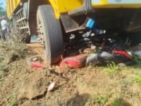 இளைஞனின் கையை துண்டாக்கிய விபத்து