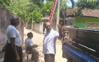 சம்மாந்துறை பிரதேச சபைக்குட்பட்ட பகுதிகளில் தெருமின்விளக்குகள் பொருத்தும் பணி