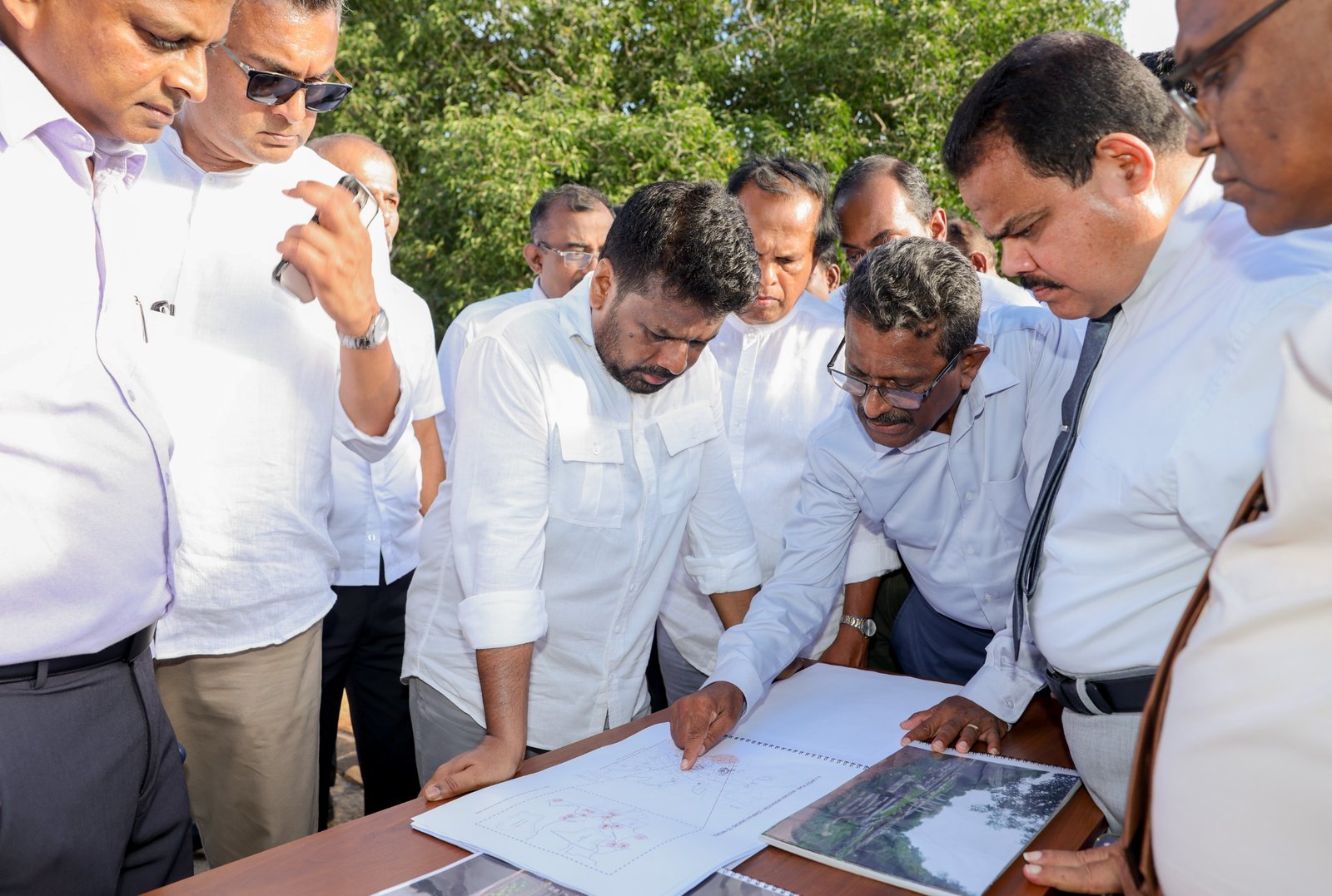 முன்மொழியப்பட்டுள்ள அநுராதபுரம் புனித பூமி அபிவிருத்தி திட்ட பணிகளை பார்வையிட்ட ஜனாதிபதி