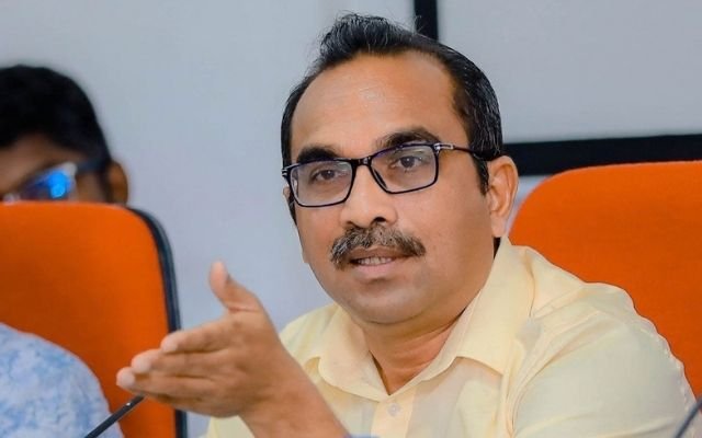 பேராதனை கறுப்புப் பாலத்துக்கு இணையாக புதிய ரயில் பாலம் நிர்மாணம்