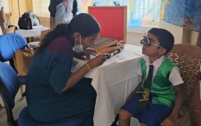 பாடசாலை மாணவர்களுக்கு கண் பரிசோதனை
