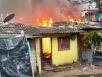 கொழும்பு-கிராண்ட்பாஸ் பகுதியில் வரிசை வீடுகளில் தீ விபத்து