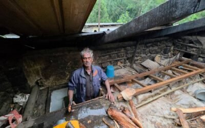 ஹட்டன்-டிக்கோயா பகுதியில் தொடர் குடியிருப்பில் தீ விபத்து