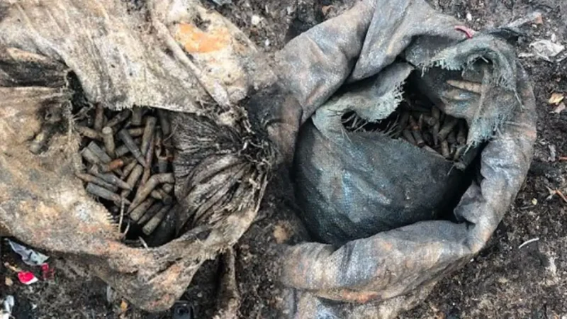 கிணற்றினுள்ளிருந்து வெடி பொருட்கள் கண்டுபிடிப்பு