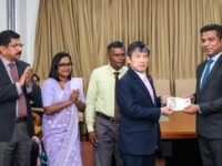 “துணிச்சலான தோல்வியாளர்” எனப் போற்றப்படும் ஒலிம்பிக் வீரர் ரணதுங்க கருணானந்தவுக்கு நினைவு முத்திரை வெளியீடு