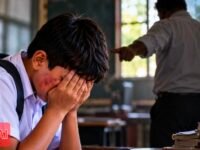 மாணவனை கடுமையாக தாக்கியதாக அதிபர் மீது முறைப்பாடு