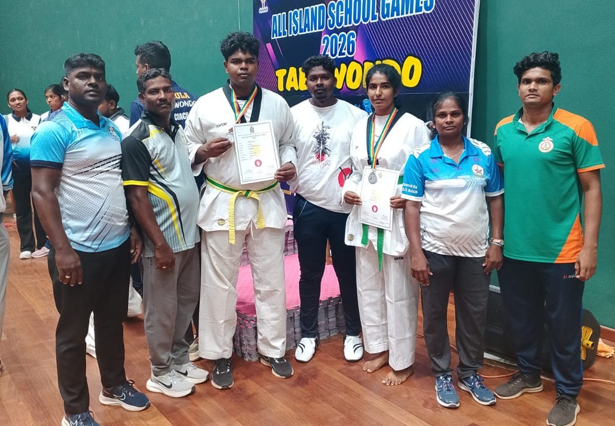 ரெக்வொண்டோ போட்டியில் வெள்ளிப்பதக்கம் வென்ற மன்னார் மாணவர்கள்