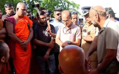 விஹாரமகாதேவி பூங்காவில் பிக்குகள் மற்றும் மாநகரசபை அதிகாரிகளுக்கிடையே பதற்றம்