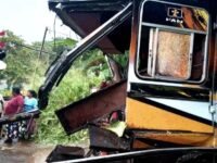 காலி விபத்தில் 10 பாடசாலை சிறுவர்கள் படுகாயம்